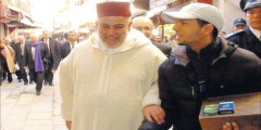 صورة بنكيران مع بائع سجائر تثير جدلا بين رواد ‘الفيسبوك’ !