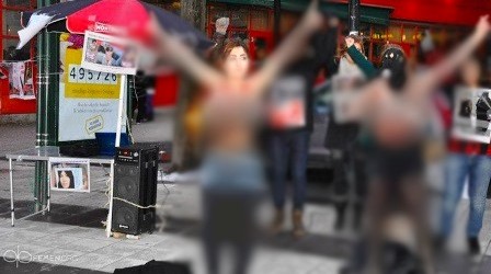 السويد: ناشطات إيرانيات ينفذن وقفة تعري احتجاجية ضد الحجاب
