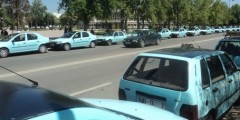إعتصام سائقي سيارات الأجرة الصغيرة أمام المجلس البلدي بتازة