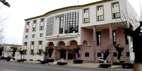 أمن القنيطرة يوقف مقدم شرطة ويجرده من سلاحه