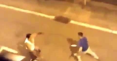 فيديو خطير يُظهر عراك قاتل بالسيوف بين مغاربة بإسبانيا