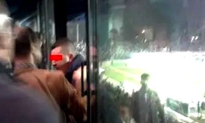معلق اذاعي يضع نفسه في ورطة كبيرة في مباراة الماط والماص و السبب..!