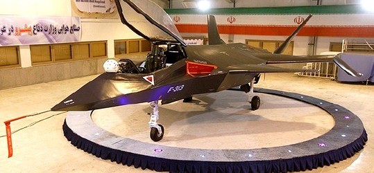 أحمدي نجاد يدشن “قاهر 313” أحدث طائرة إيرانية مقاتلة توازي طائرة ف 18 الامريكية