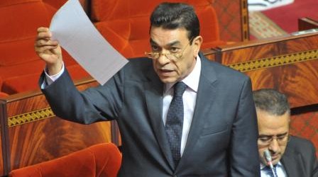 الوفا: “سأضطر إلى إغلاق مؤسسات تعليمية تتاجر بنقط المراقبة المستمرة”