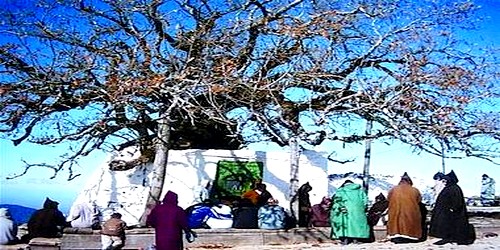 فقراء يحجون فوق السحاب إلى ضريح مولاي عبد السلام