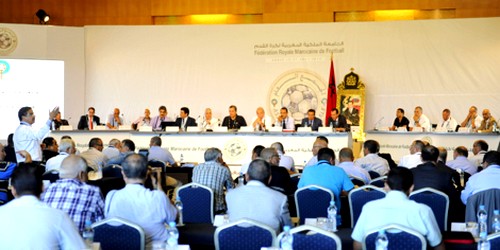 المصادقة على القانون الأساسي بالجمع الاستثنائي للجماعة الملكية المغربية لكرة القدم