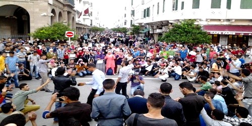 طلبة جامعات مرتيل يصعدون احتجاجاتهم ضد شركة النقل الحضري