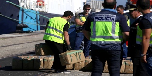 مخدرات من سواحل طنجة – تطوان توقع بـ 13 مغربي بإسبانيا
