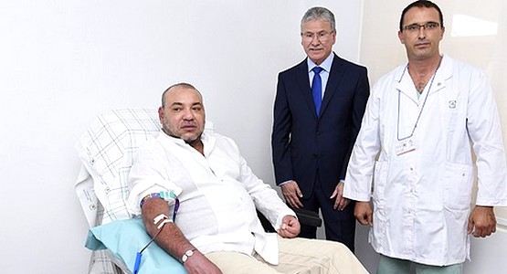 جلالة الملك محمد السادس يتبرع بالدم في تطوان !