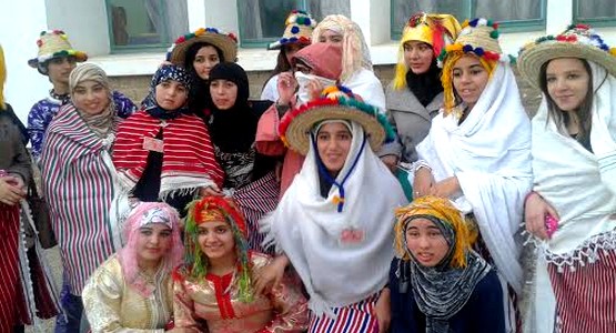 ثانوية الشريف الإدريسي بتطوان تحتفل باللباس التقليدي الجبلي