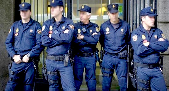 الشرطة الإسبانية تفكك شبكة لتهريب الحشيش من شمال المغرب الى إسبانيا