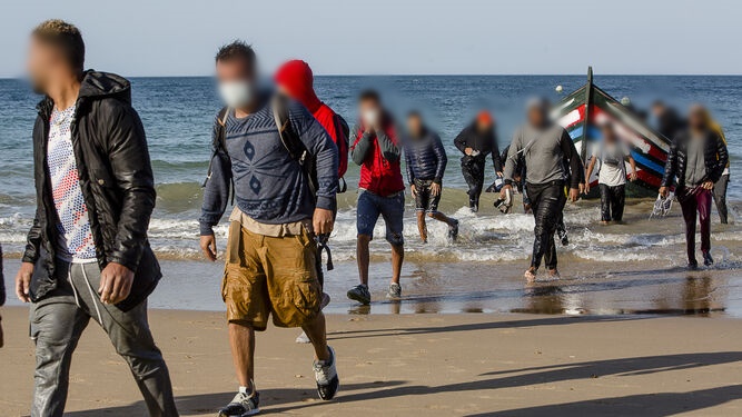 اسبانيا ترحل مئات “المهاجرين غير الشرعيين” إلى المغرب