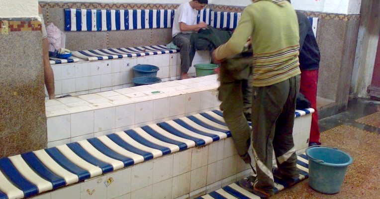 تعويض مستخدمي الحمامات التقليدية المتوقفين عن العمل جراء جائحة كورونا