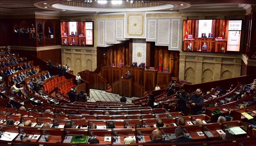 جدل بالبرلمان بعد إعفاء 100 مسؤول بوزارة التشغيل