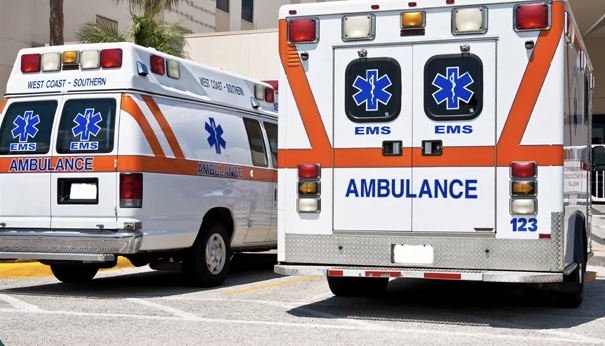 تطوان .. تساؤلات حول علاقة محتملة بين شركة إسعاف خاصة ومستشفى خاص